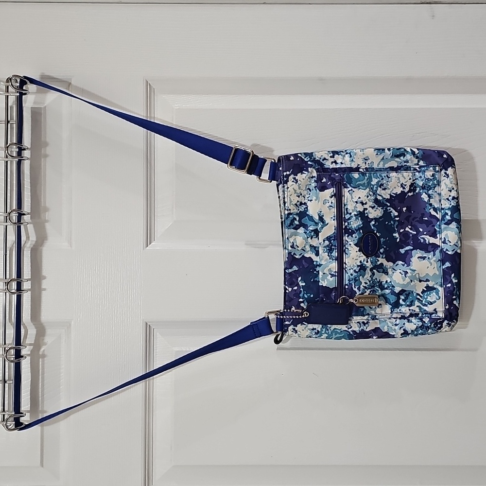 Coach Y2K Nylon Abstract Blue and White Crossbody Bag - Picture 3 of 17